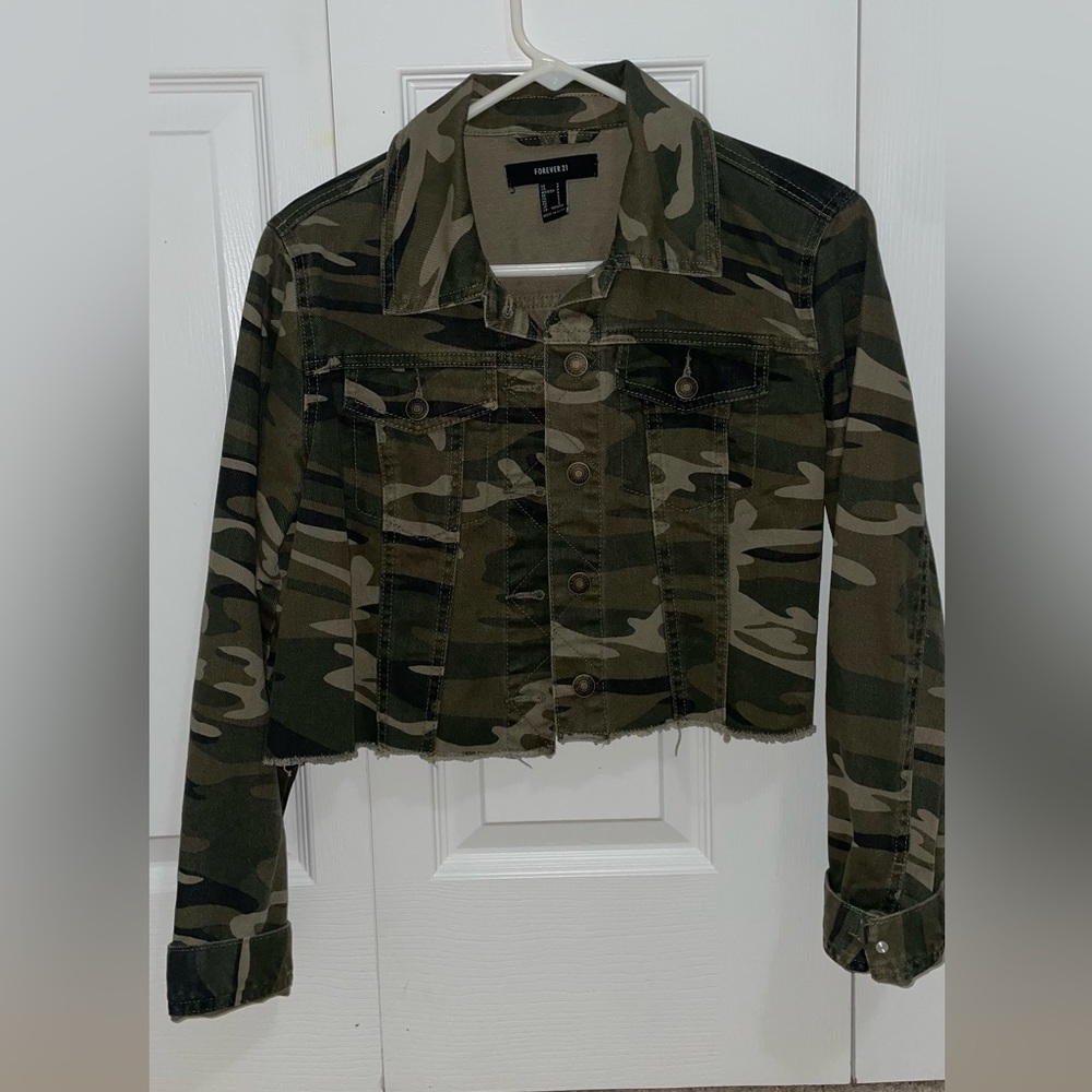 Forever 21 camo print jacket size S used once.